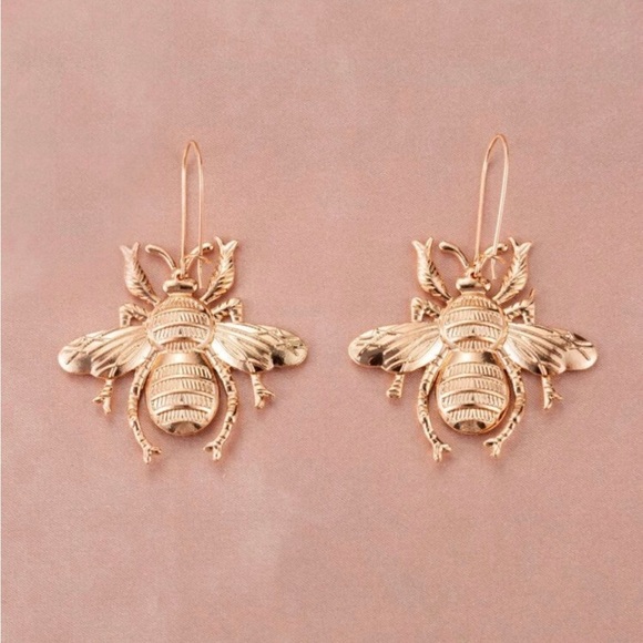 Bee Dangle Earrings- Bumblebee Drop Earrings- Vintage Earrings-Gold Bee Earrings - Picture 2 of 3